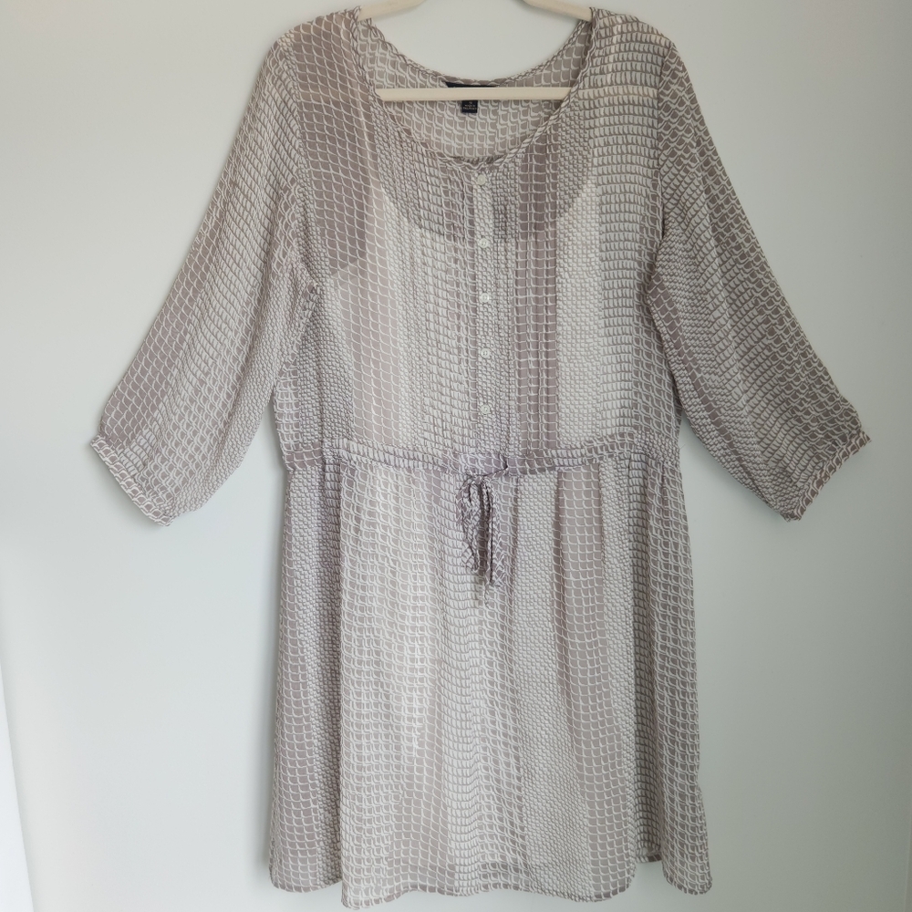 Banana Republic Taupe/White Sheer Chiffon Button Up Dress Defined Waist Size 12